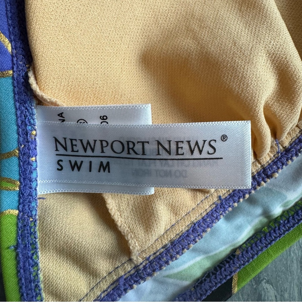 ❤️3/$30 Newport News Bikini Top - Picture 8 of 9